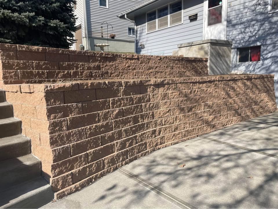 Retaining wall construction in Enid Oklahoma